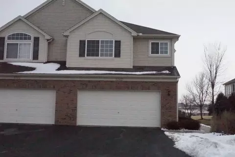 3740 Pope Ct #740-4, Plano, IL 60545