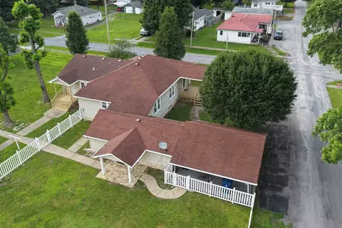 View/Area - 602 W Ray Ave, Christopher, IL 62822 photo 1 of 6