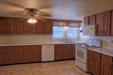 Kitchen - 602 W Ray Ave, Christopher, IL 62822 photo 2 of 8