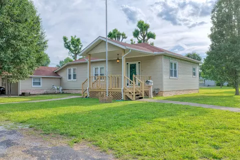Other - 602 W Ray Ave, Christopher, IL 62822 photo 2 of 13