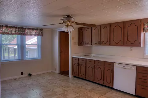 Kitchen - 602 W Ray Ave, Christopher, IL 62822 photo 5 of 8
