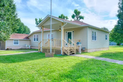 Exterior - 602 W Ray Ave, Christopher, IL 62822 photo 17 of 17