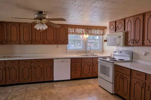 Kitchen - 602 W Ray Ave, Christopher, IL 62822 photo 8 of 8