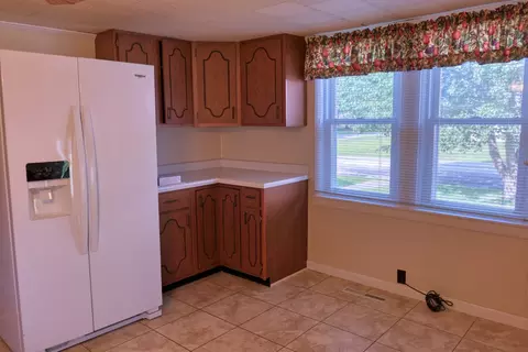 Kitchen - 602 W Ray Ave, Christopher, IL 62822 photo 3 of 8