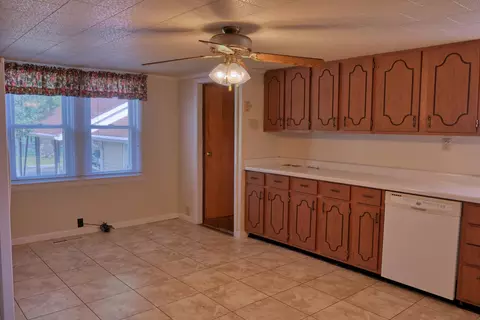 Kitchen - 602 W Ray Ave, Christopher, IL 62822 photo 1 of 8