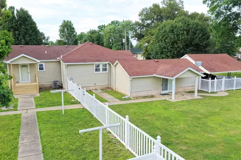 Exterior - 602 W Ray Ave, Christopher, IL 62822 photo 5 of 17