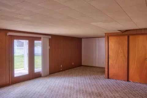 Living - 602 W Ray Ave, Christopher, IL 62822 photo 2 of 6