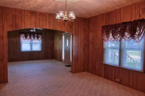 Living - 602 W Ray Ave, Christopher, IL 62822 photo 3 of 6