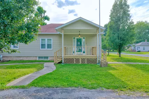 Exterior - 602 W Ray Ave, Christopher, IL 62822 photo 1 of 17