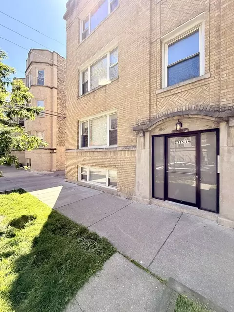 2315 W Rosemont Ave #G, Chicago, IL 60659