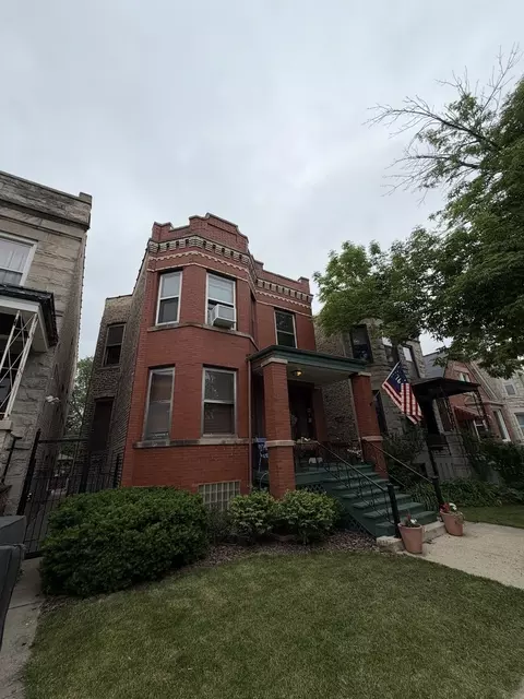 Exterior - 4136 W Cornelia Ave, Chicago, IL 60641 photo 2 of 3
