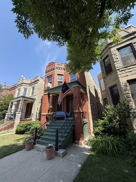 Exterior - 4136 W Cornelia Ave, Chicago, IL 60641 photo 1 of 3