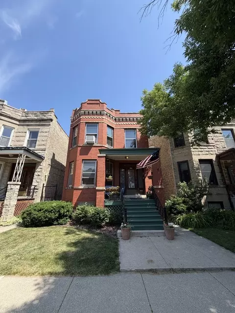 4136 W Cornelia Ave, Chicago, IL 60641