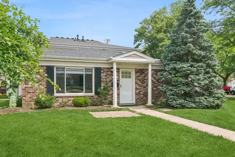 546 E Old Willow Rd #249A, Prospect Heights, IL 60070