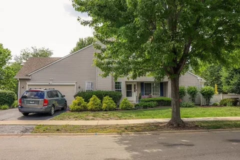 1286 Chestnut Ln, Yorkville, IL 60560
