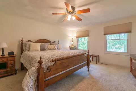 Bedroom - 1021 Bertram Dr, Freeport, IL 61032 photo 1 of 3