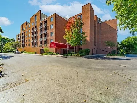 1450 Plymouth Ln #501, Elgin, IL 60123