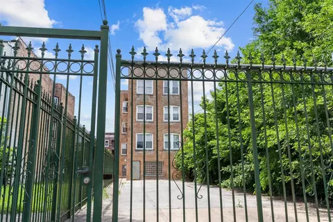 5321 S Michigan Ave #3, Chicago, IL 60615