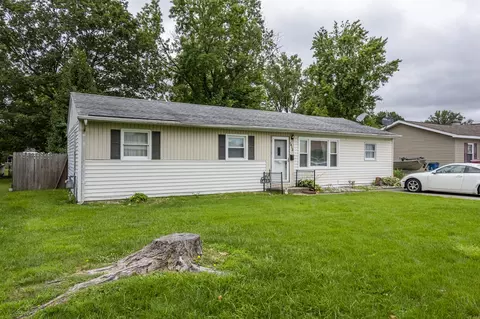 1412 Holly St, Centralia, IL 62801