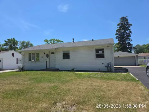 148 Pecos Cir, Carpentersville, IL 60110
