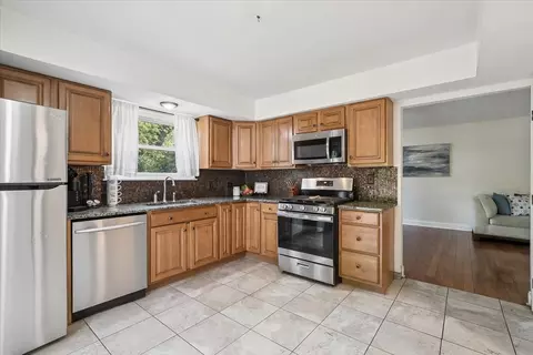Kitchen - 115 Windjammer Ln, Third Lake, IL 60030 photo 2 of 3