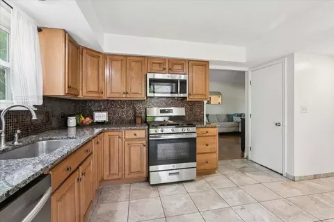 Kitchen - 115 Windjammer Ln, Third Lake, IL 60030 photo 3 of 3