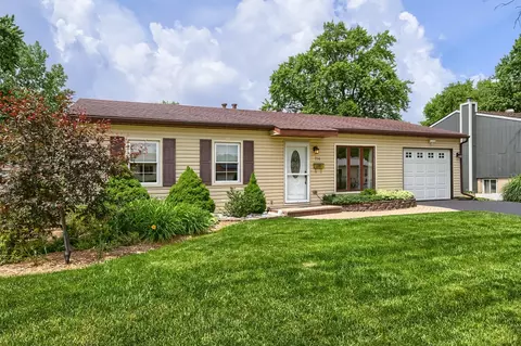 714 Sunset Cir, Streamwood, IL 60107