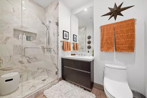Bath - 363 E Wacker Dr #2708, Chicago, IL 60601 photo 5 of 6