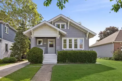 313 N Larch Ave, Elmhurst, IL 60126