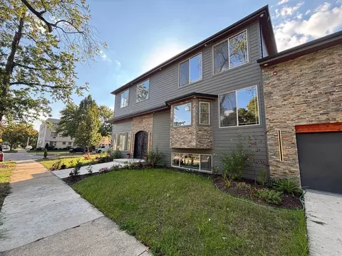 9100 Kenton Ave, Skokie, IL 60076
