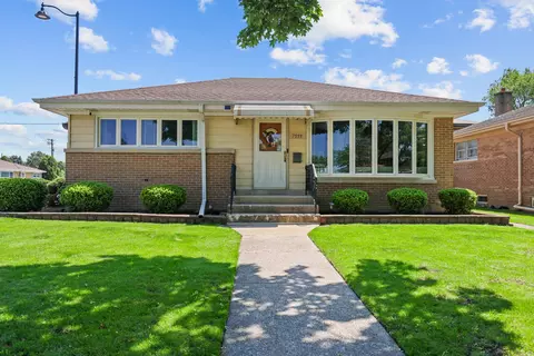 7555 N Neva Ave, Niles, IL 60714