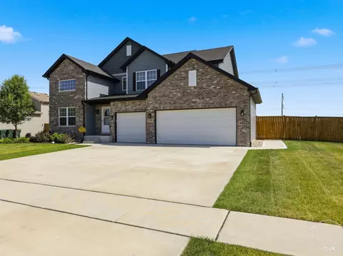 27329 W Deer Hollow Ln, Channahon, IL 60410