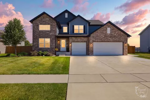 27329 W Deer Hollow Ln, Channahon, IL 60410