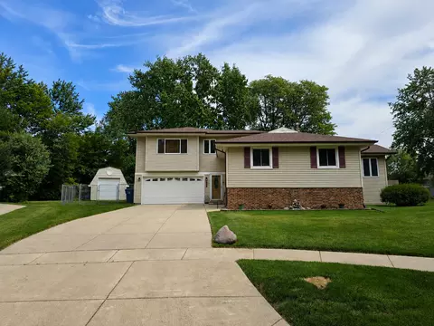 1413 Weyers Ct, Schaumburg, IL 60193