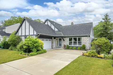 791 Thompson Blvd, Buffalo Grove, IL 60089