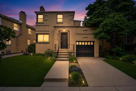 6938 Riverside Dr, Berwyn, IL 60402