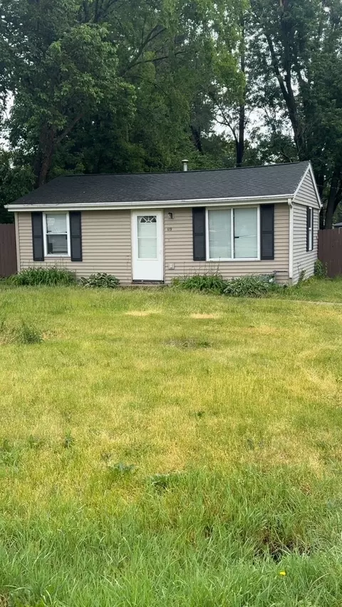 119 Superior Ave, Machesney Park, IL 61115