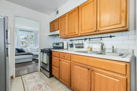 Kitchen - 232 Westgate Dr, Aurora, IL 60506 photo 2 of 4
