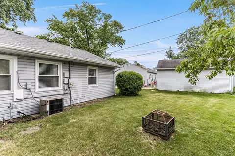 Exterior - 232 Westgate Dr, Aurora, IL 60506 photo 7 of 7