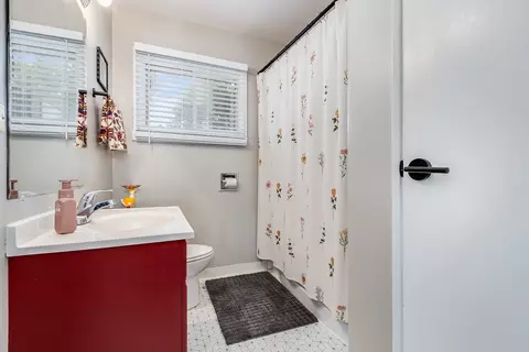 Bath - 232 Westgate Dr, Aurora, IL 60506 photo 1 of 1