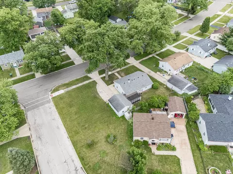 View/Area - 232 Westgate Dr, Aurora, IL 60506 photo 4 of 6