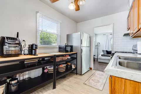 Kitchen - 232 Westgate Dr, Aurora, IL 60506 photo 4 of 4