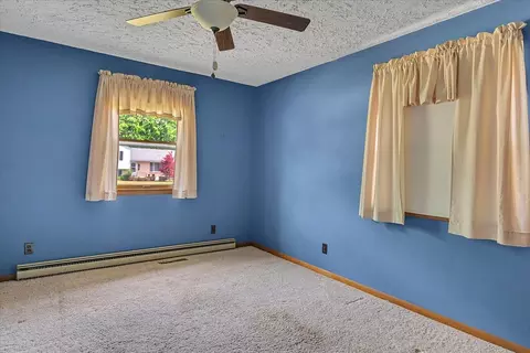Bedroom - 904 Obrien St, Harvard, IL 60033 photo 1 of 3