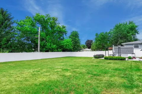 Exterior - 904 Obrien St, Harvard, IL 60033 photo 6 of 8