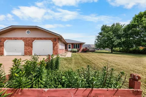 18 Warren Dr, Mazon, IL 60444