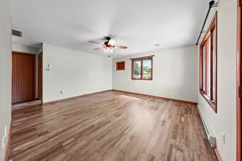 Living - 18 Warren Dr, Mazon, IL 60444 photo 1 of 2