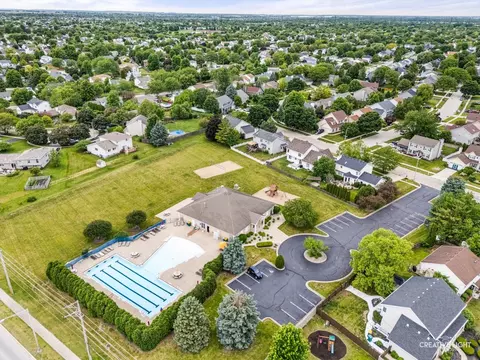View/Area - 1905 Hampton Ct E, Plainfield, IL 60586 photo 4 of 5