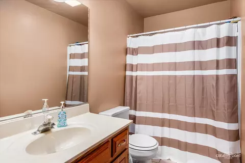 Bath - 1905 Hampton Ct E, Plainfield, IL 60586 photo 4 of 4