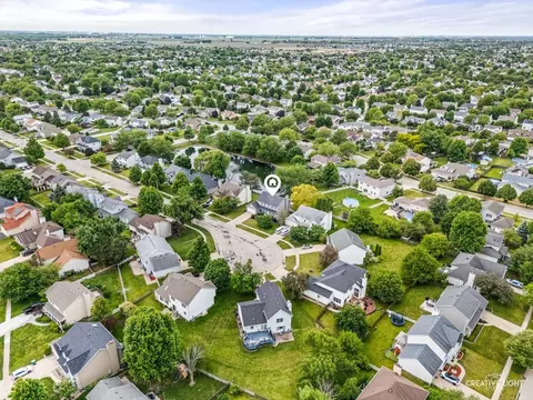 View/Area - 1905 Hampton Ct E, Plainfield, IL 60586 photo 3 of 5
