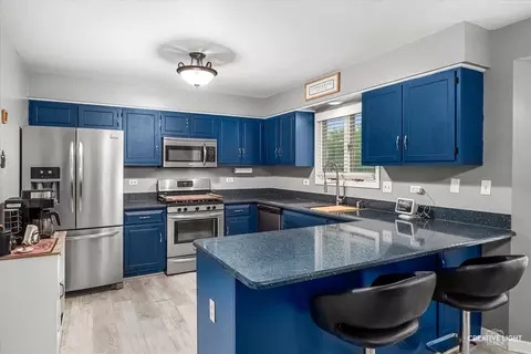 Kitchen - 1905 Hampton Ct E, Plainfield, IL 60586 photo 1 of 3